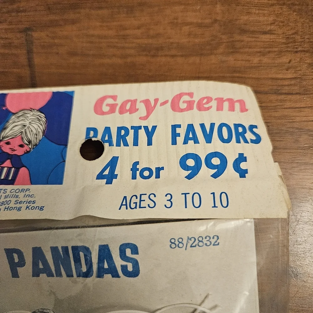 Gay-Gem 6 Party Favors Foam Pandas Vintage Hong Kong Sealed Package‎